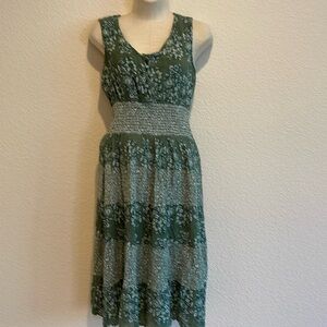 J Gee Boho Green Floral Smocked Midi Dress
